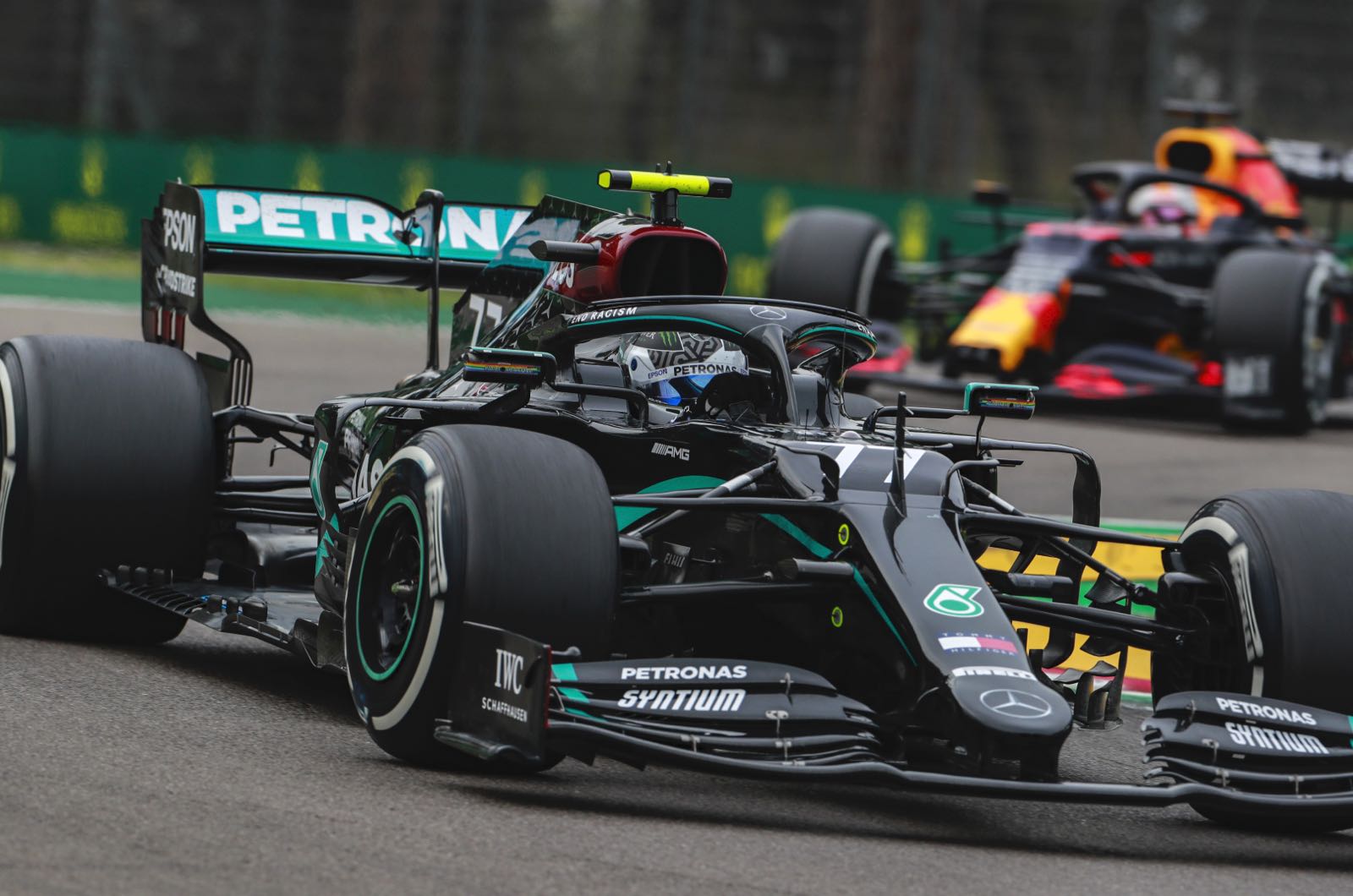  Mercedes to keep black livery in 2021