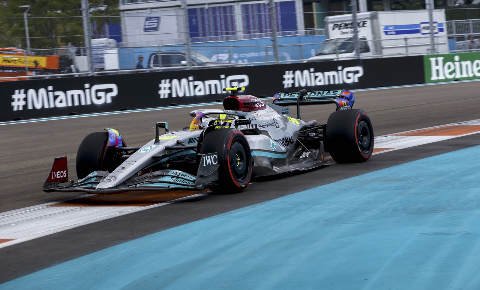 Struggling Mercedes fights back in Miami